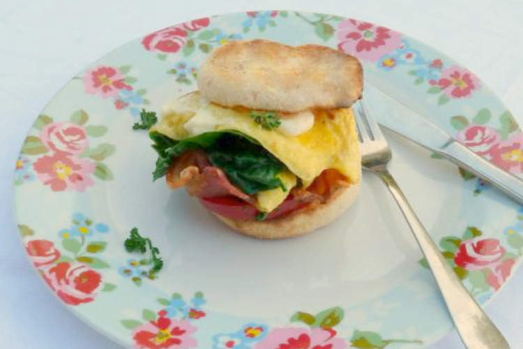 Mother’s Day Spinach & Bacon Omelette Muffin | I Love Eggs
