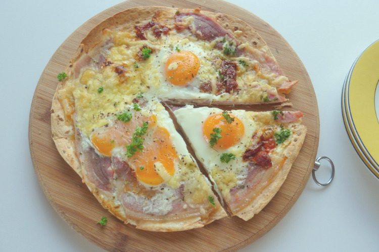 Bacon, Egg &amp; Cheese Pizza | I Love Eggs