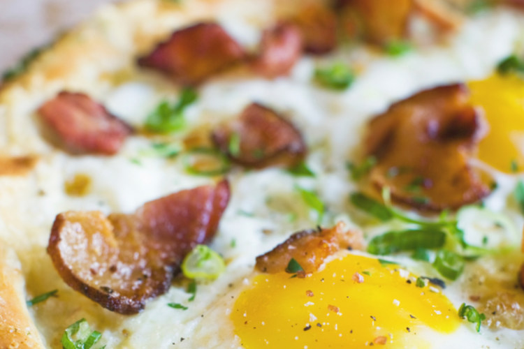 Bacon And Egg Pizza | I Love Eggs